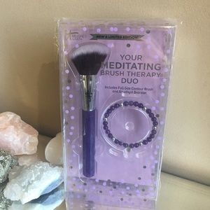 It Cosmetics Gemstone Amethyst Set